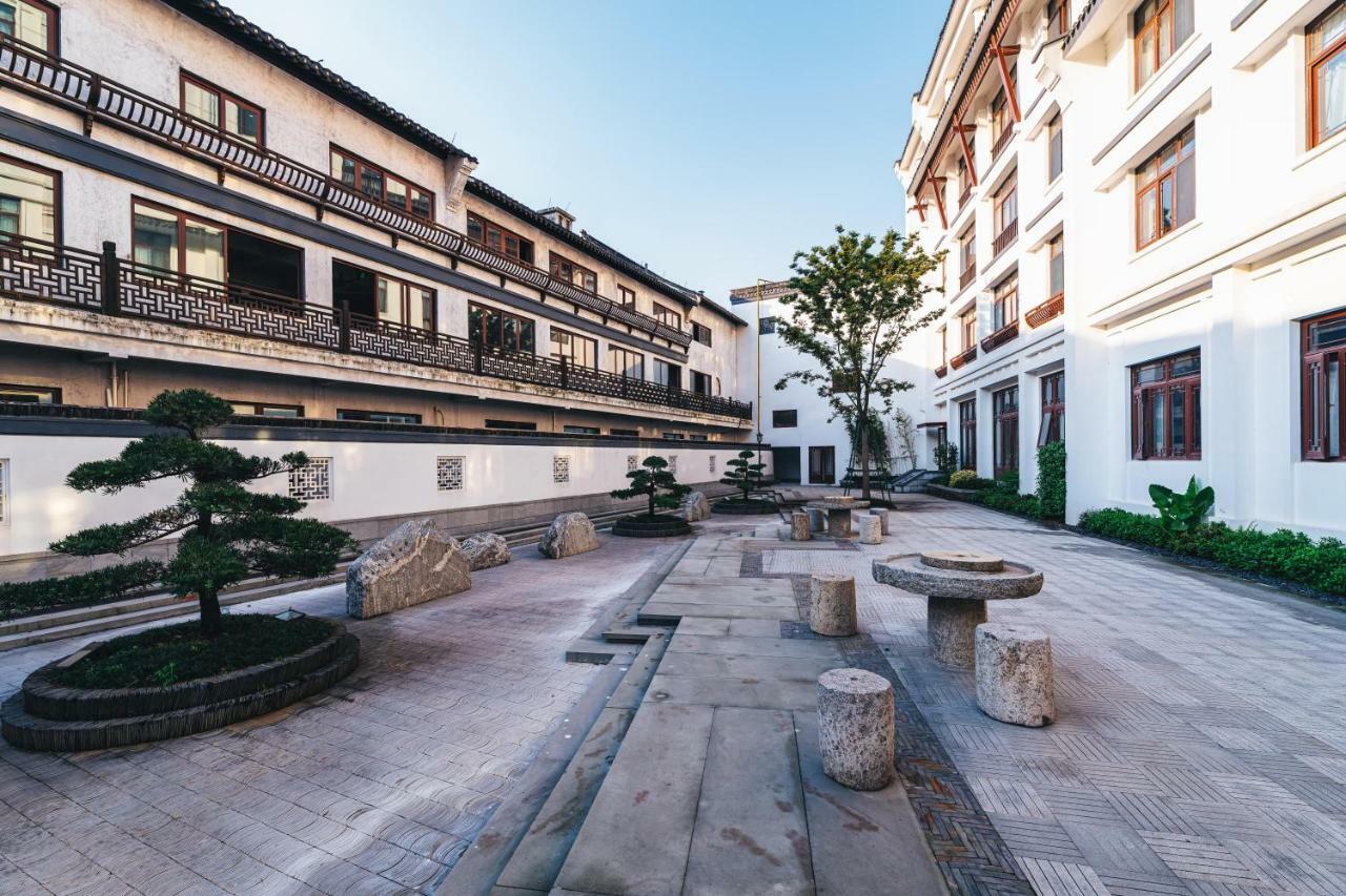 Atour Hotel Haining Leather City South Gate Bagian luar foto